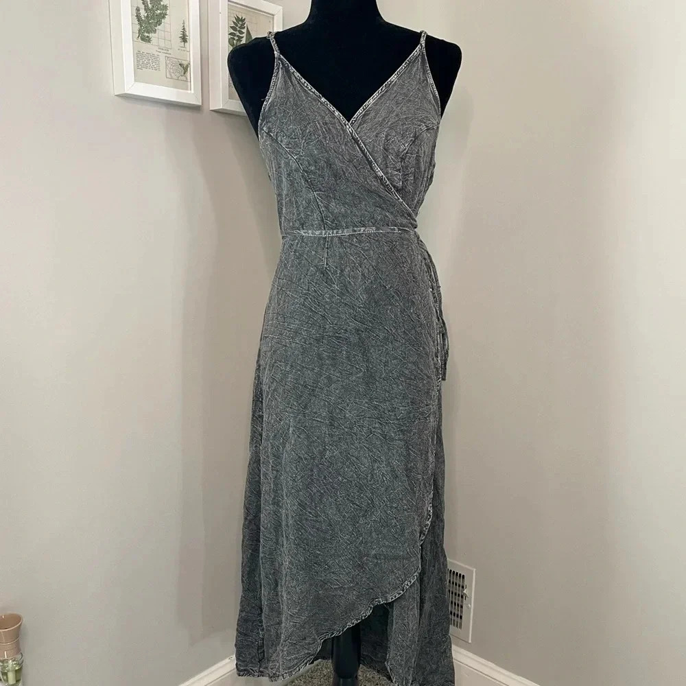 Raviya Gray Midi Dress